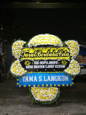 Papan Bunga Duka di Legok